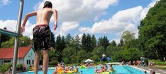 outdoor-pool-2690074.jpg