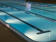 indoor-swimming-pool-g644ba22ff_1280.jpg