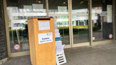 Jobcenter-mit-Briefkasten2.jpg